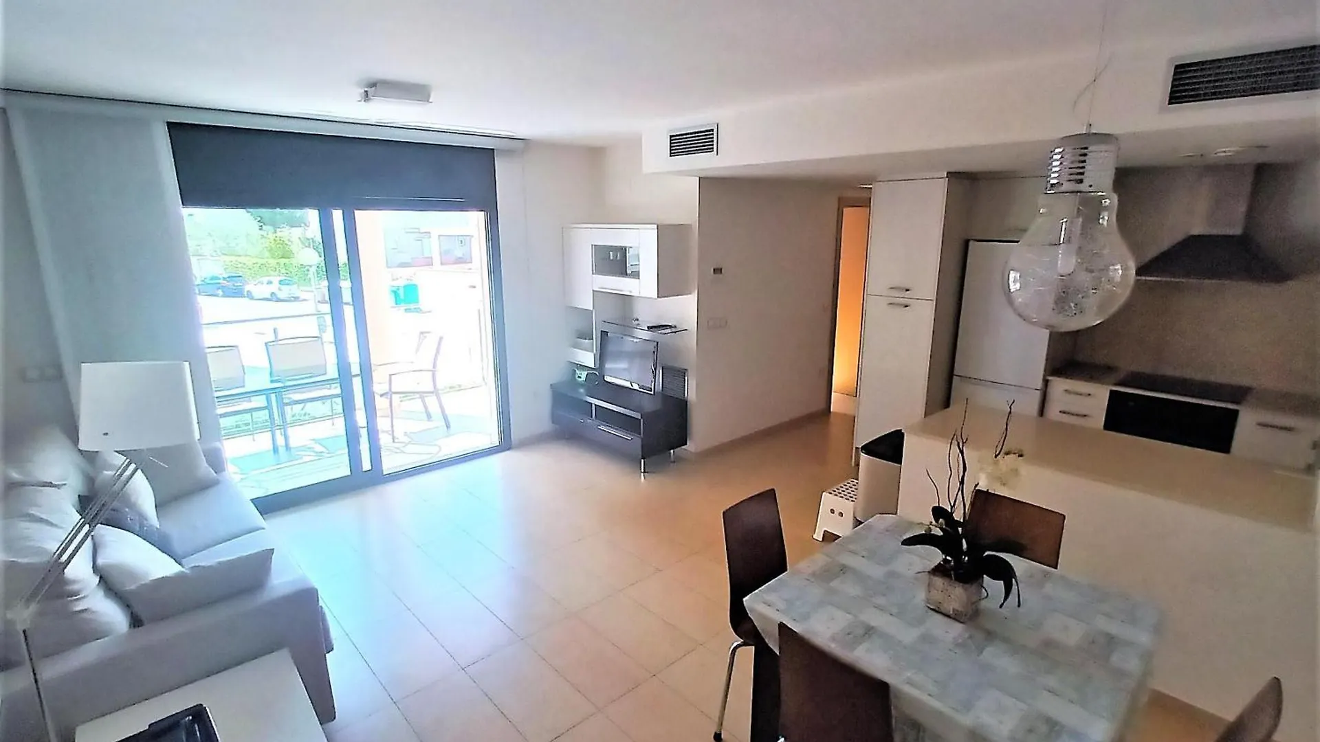 Apartamento En Roses: Terraza, A/A, Wifi, Parking, 2ª Linea De Playa - Es-258-89 0*, Roses Spain